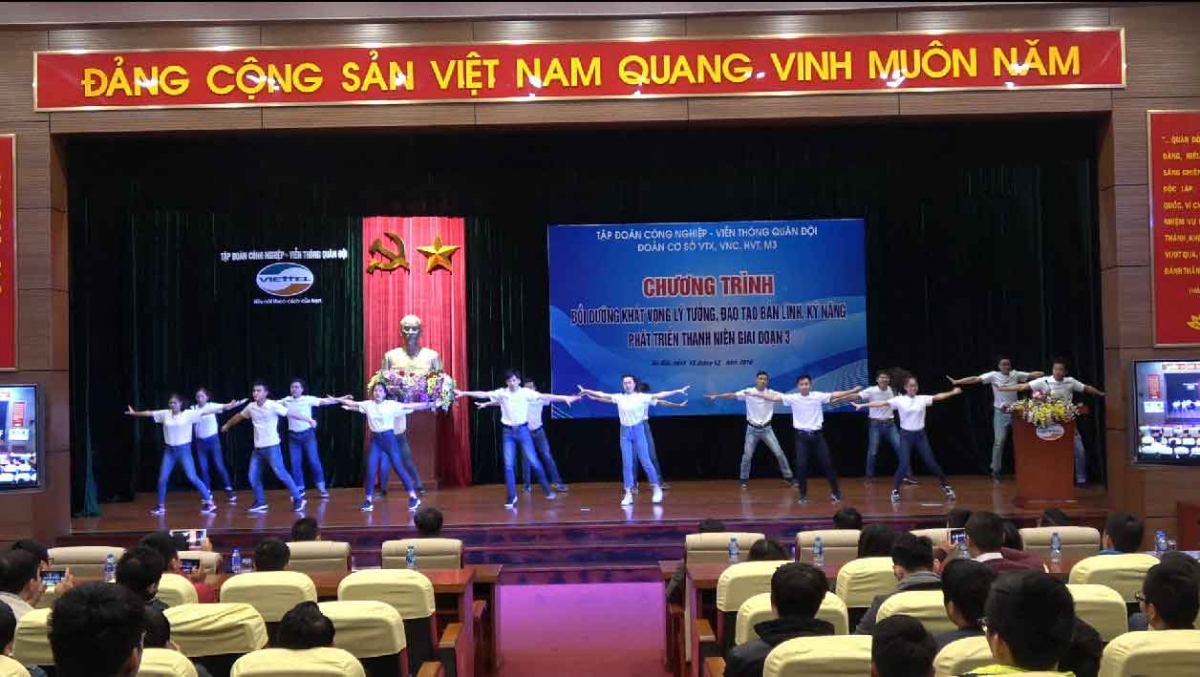 Không khí sôi nổi, trẻ trung trong chương trình đào tạo bản lĩnh, kỹ năng thanh niên