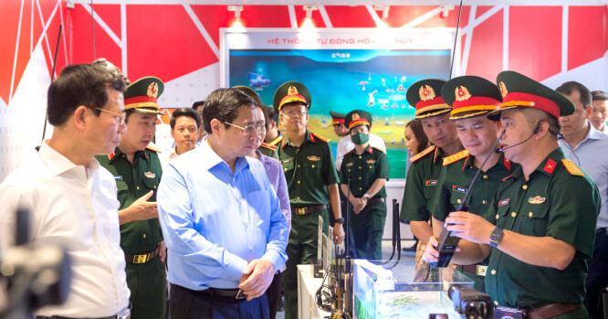 Thủ tướng Chính phủ Phạm Minh Chính kiểm tra và làm việc tại Tập đoàn Công nghiệp - Viễn thông Quân đội (Viettel)