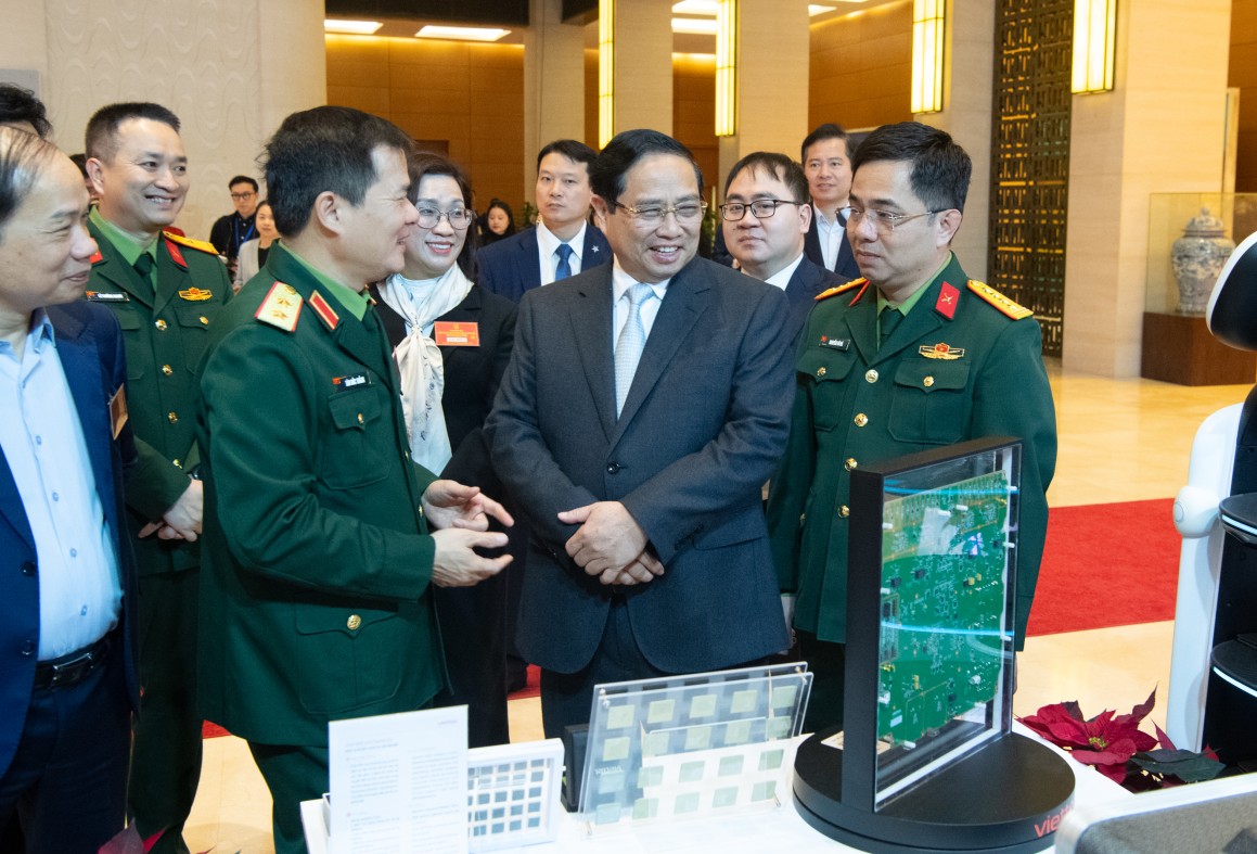 Viettel tham dự Hội nghị toàn quốc nghiên cứu, học tập, quán triệt và triển khai thực hiện Nghị quyết Đại hội XIV