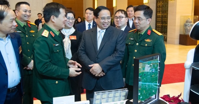 Viettel tham dự Hội nghị toàn quốc nghiên cứu, học tập, quán triệt và triển khai thực hiện Nghị quyết Đại hội XIV