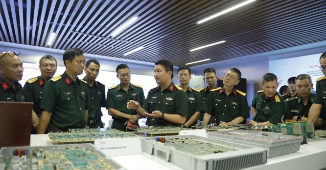 Tùy viên quốc phòng Việt Nam tại các nước chia sẻ kinh nghiệm hỗ trợ Viettel