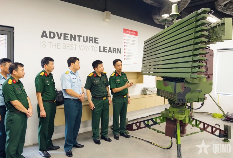 Khai mạc tập huấn kỹ thuật nâng cao đài ra-đa VRS-SRS, đài quang điện tử VEE-LRA