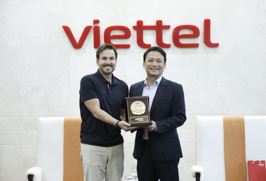 Qualcomm chia sẻ kinh nghiệm xây dựng thương hiệu công nghệ toàn cầu cùng Viettel High Tech